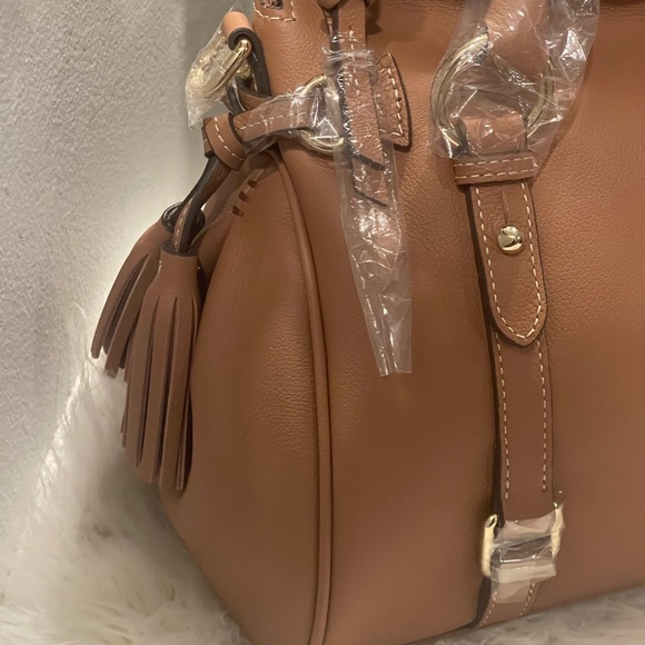NWT Dooney and Bourke Sorrento Satchel in color Bark RARE - Picture 8 of 16